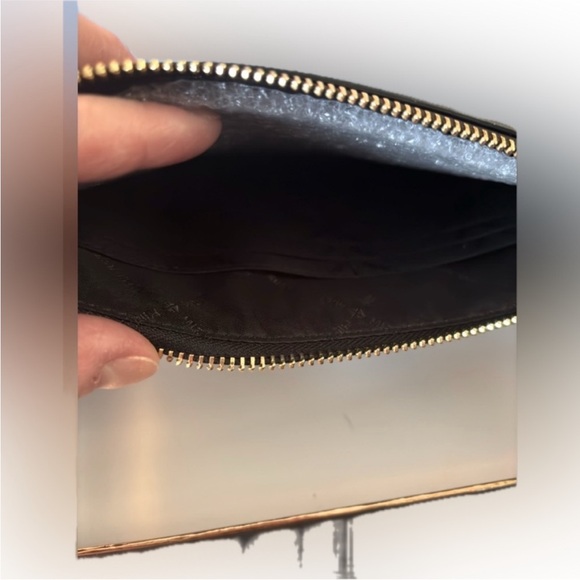 NWT Michael Kors large zip clutch wallet - Picture 3 of 5
